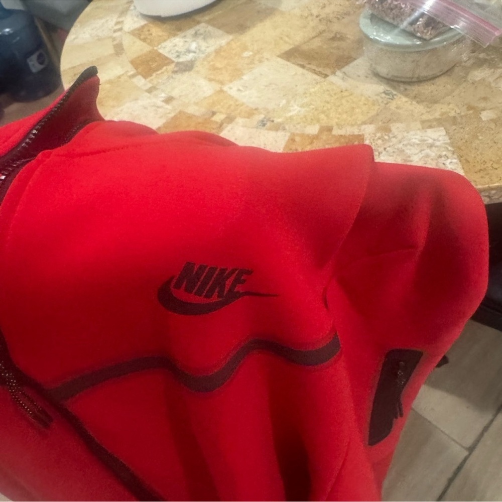 Nike Red Full-Zip Jacket - Picture 5 of 5